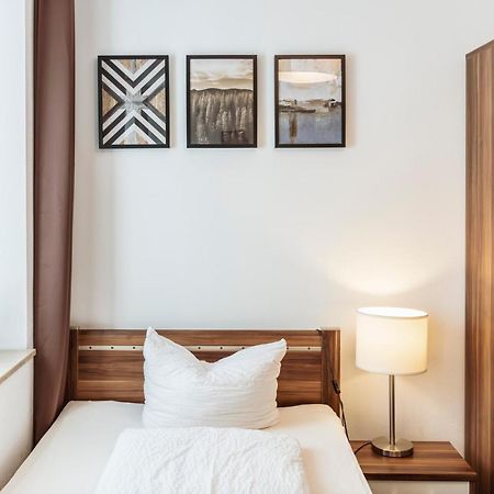Greenpartment Boardinghouse Neustadt นอยชตัดท์ อัน แดร์ โดเนา ภายนอก รูปภาพ