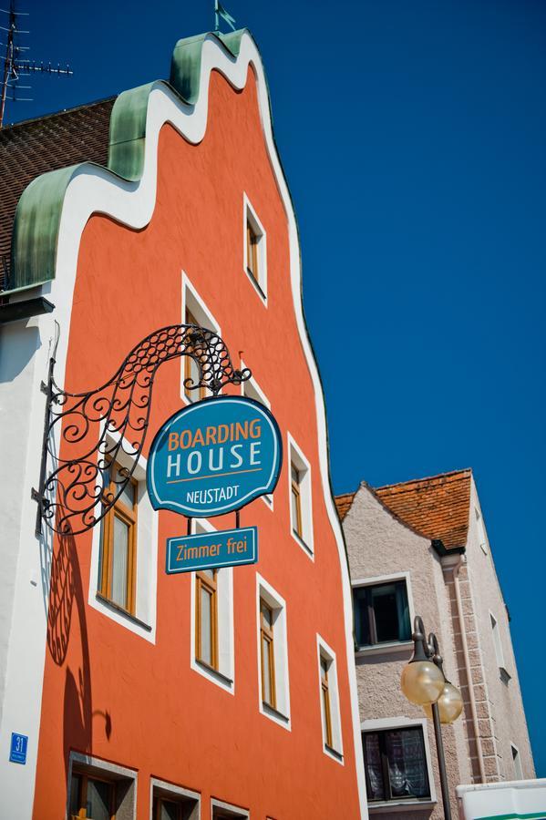 Greenpartment Boardinghouse Neustadt นอยชตัดท์ อัน แดร์ โดเนา ภายนอก รูปภาพ