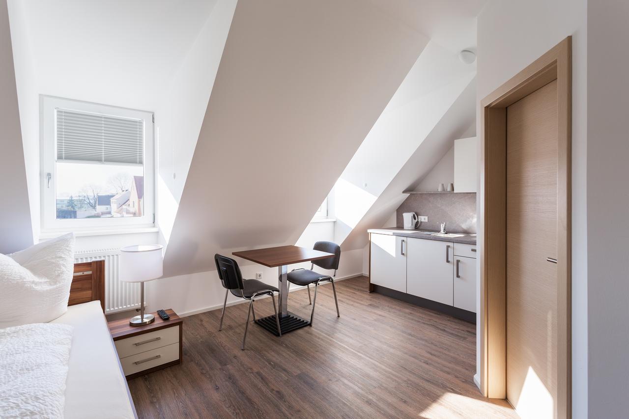 Greenpartment Boardinghouse Neustadt นอยชตัดท์ อัน แดร์ โดเนา ภายนอก รูปภาพ
