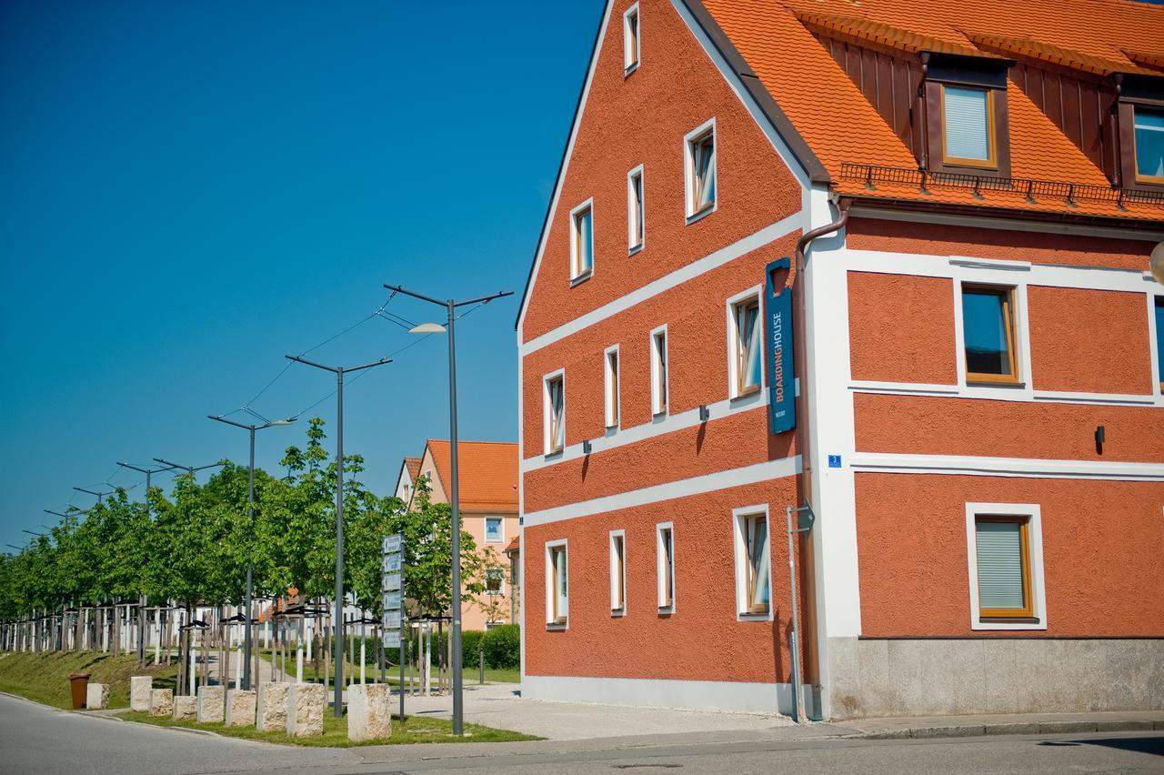 Greenpartment Boardinghouse Neustadt นอยชตัดท์ อัน แดร์ โดเนา ภายนอก รูปภาพ