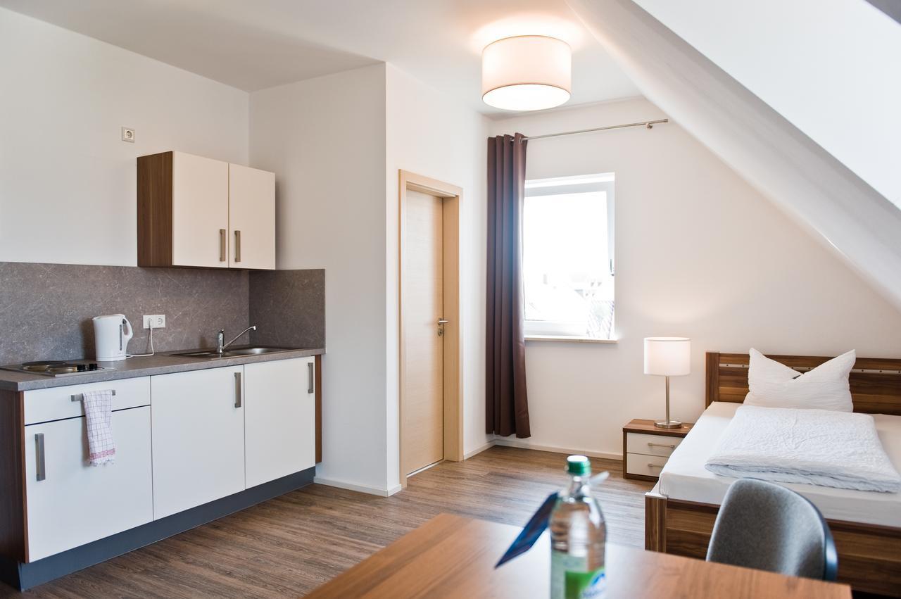Greenpartment Boardinghouse Neustadt นอยชตัดท์ อัน แดร์ โดเนา ภายนอก รูปภาพ