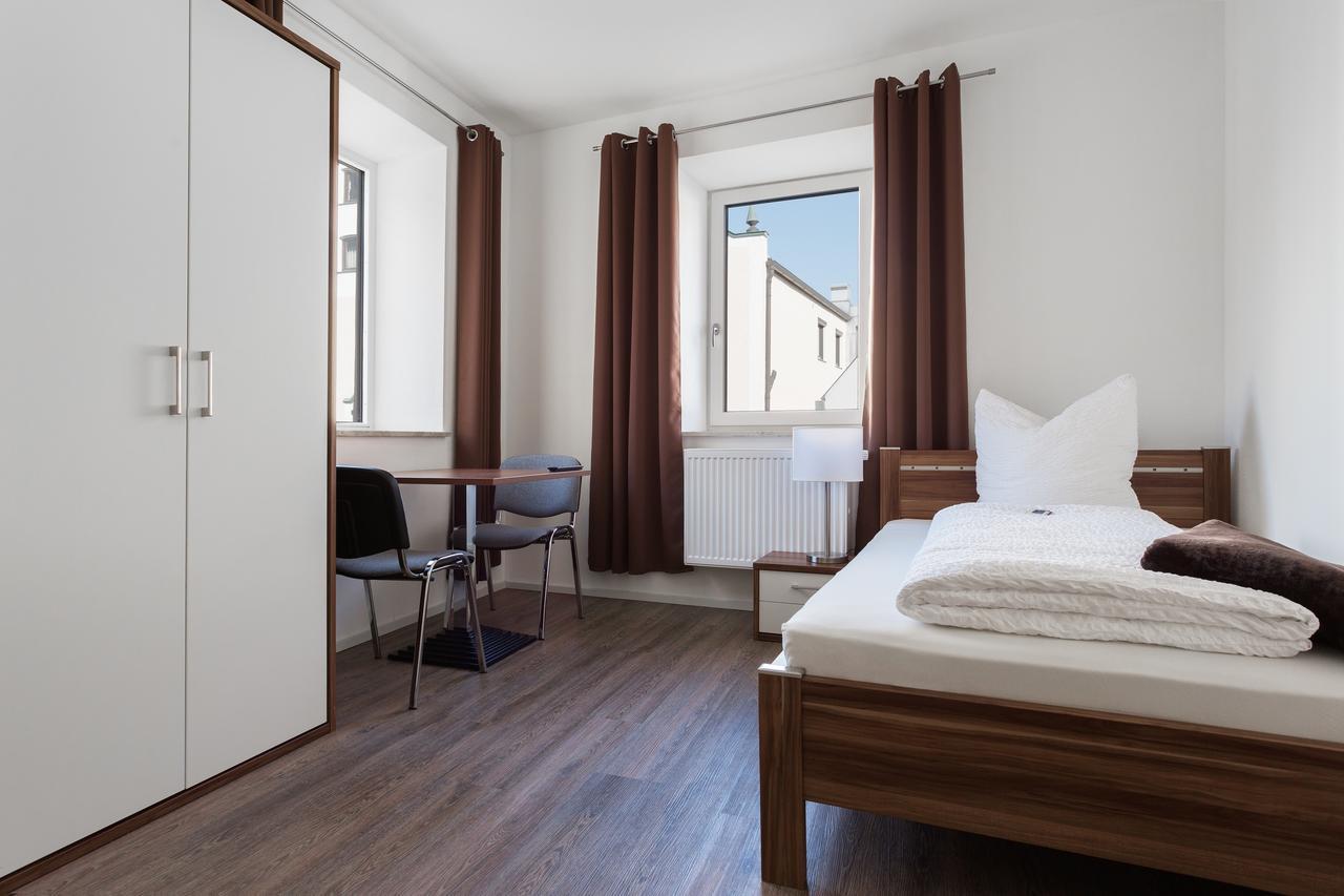 Greenpartment Boardinghouse Neustadt นอยชตัดท์ อัน แดร์ โดเนา ภายนอก รูปภาพ