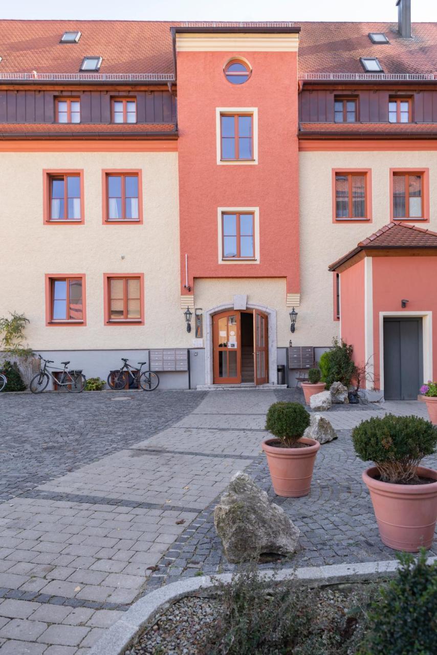 Greenpartment Boardinghouse Neustadt นอยชตัดท์ อัน แดร์ โดเนา ภายนอก รูปภาพ