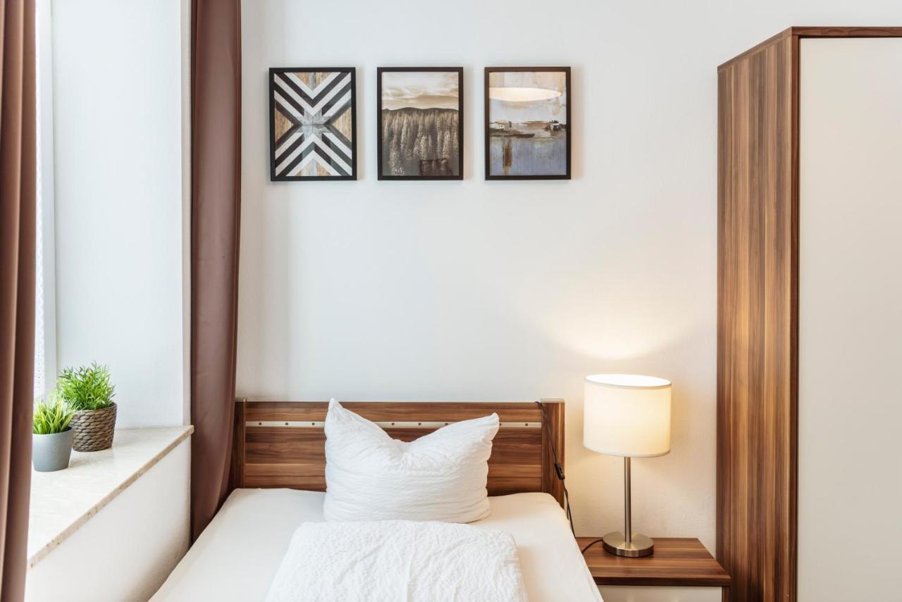 Greenpartment Boardinghouse Neustadt นอยชตัดท์ อัน แดร์ โดเนา ภายนอก รูปภาพ