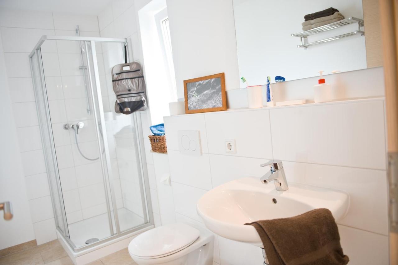 Greenpartment Boardinghouse Neustadt นอยชตัดท์ อัน แดร์ โดเนา ภายนอก รูปภาพ